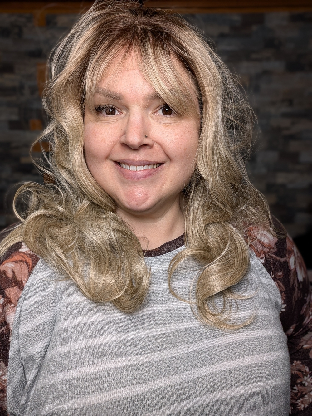 CSC Sabrina - Blonde Layered Synthetic Wig with Soft Waves - Neutral Blonde